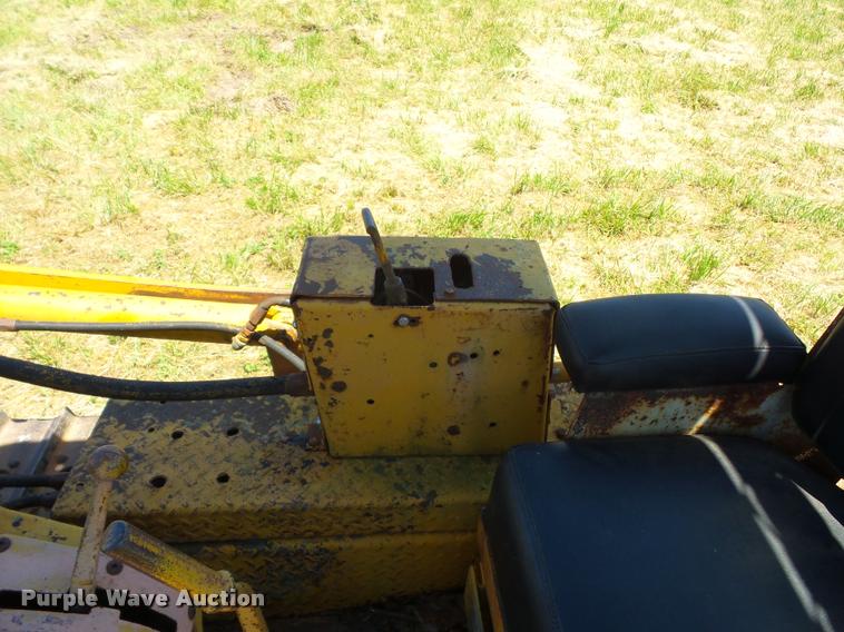 image for item BS9444 John Deere 2010 dozer