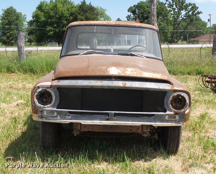 image for item BS9446 1964 International pickup truck