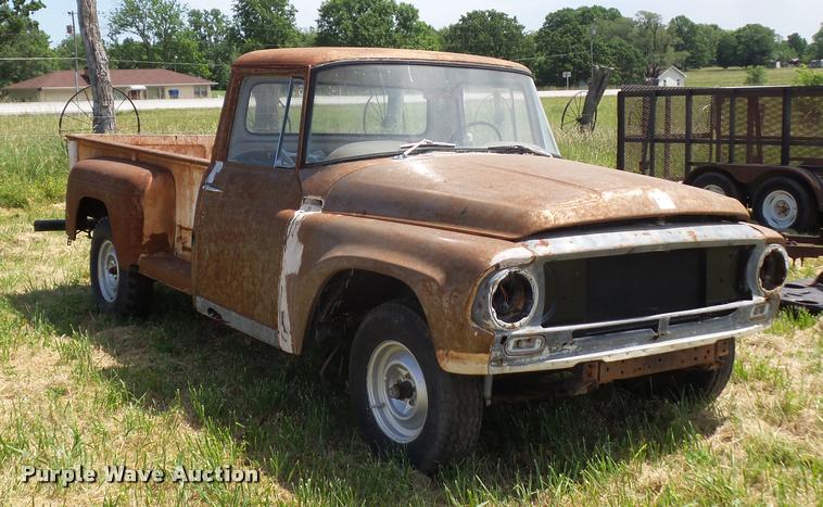 image for item BS9446 1964 International pickup truck