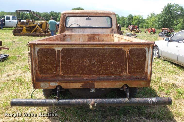 image for item BS9446 1964 International pickup truck