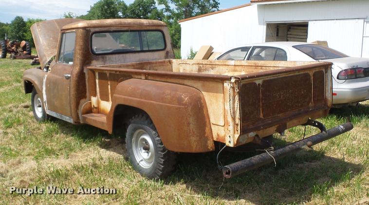 image for item BS9446 1964 International pickup truck