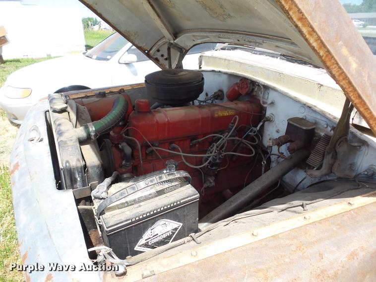 image for item BS9446 1964 International pickup truck