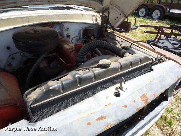 image for item BS9446 1964 International pickup truck