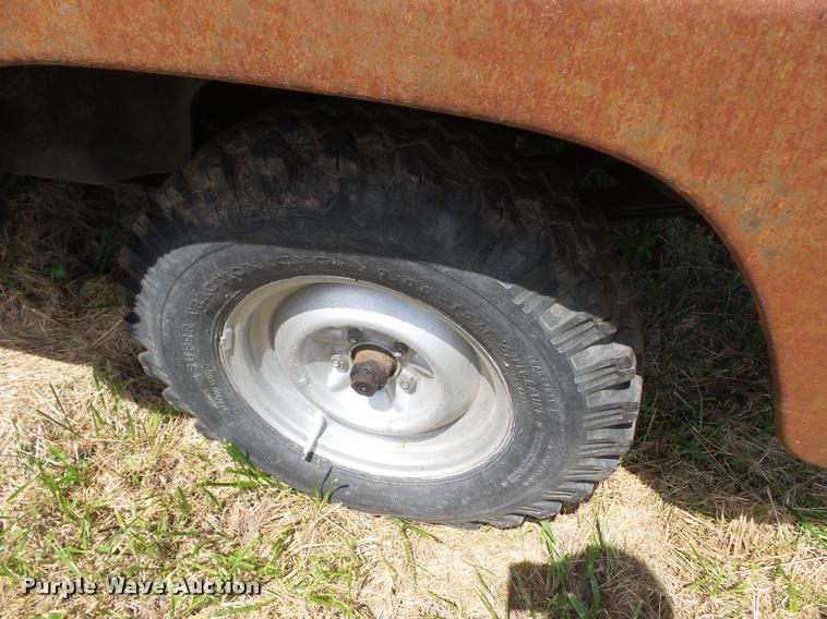 image for item BS9446 1964 International pickup truck