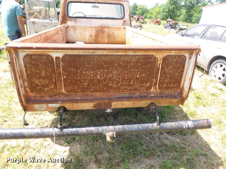 image for item BS9446 1964 International pickup truck