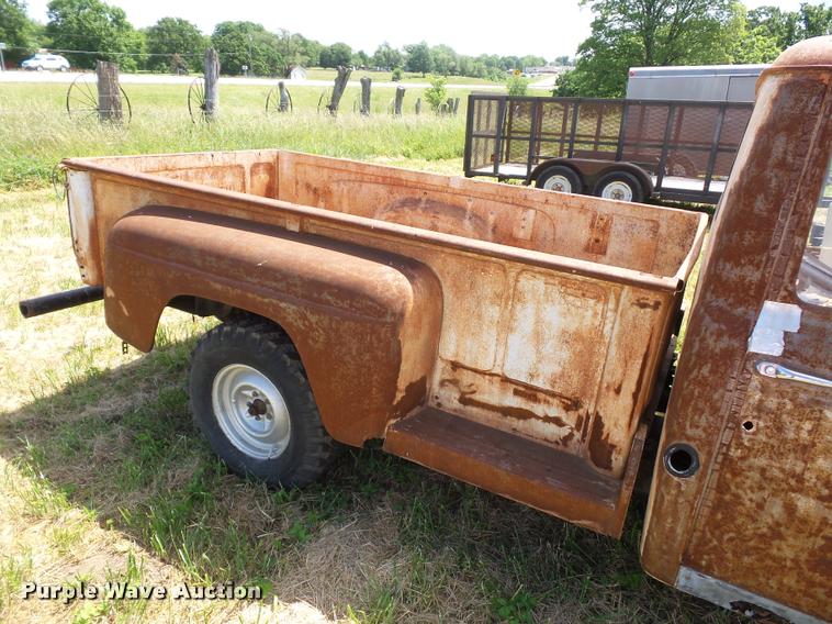 image for item BS9446 1964 International pickup truck