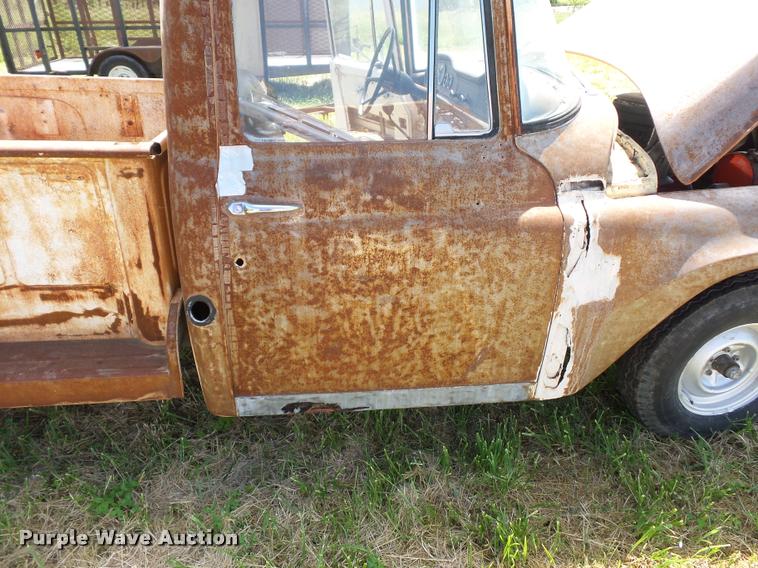 image for item BS9446 1964 International pickup truck