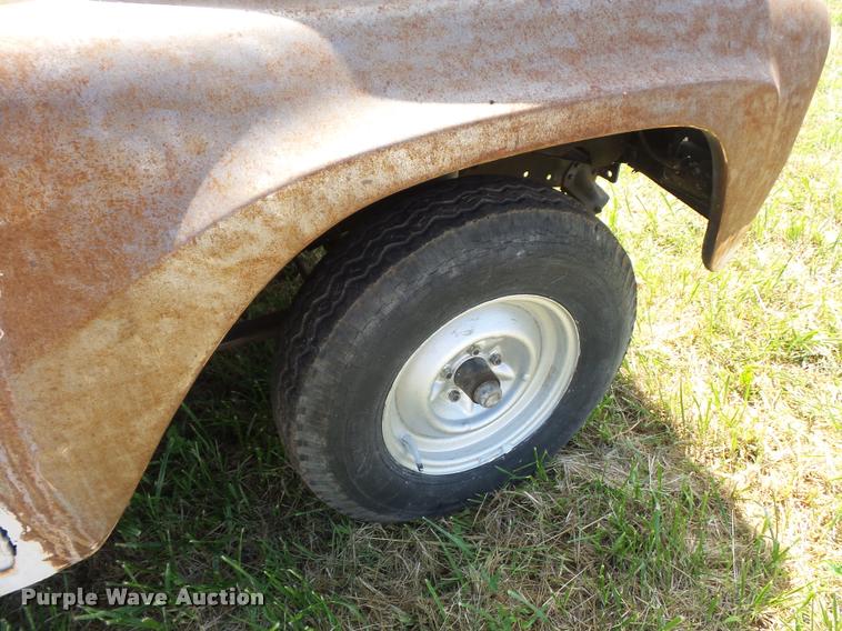 image for item BS9446 1964 International pickup truck