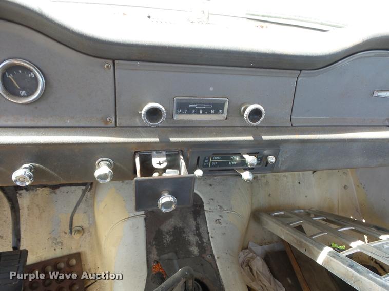 image for item BS9446 1964 International pickup truck