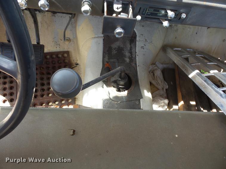 image for item BS9446 1964 International pickup truck