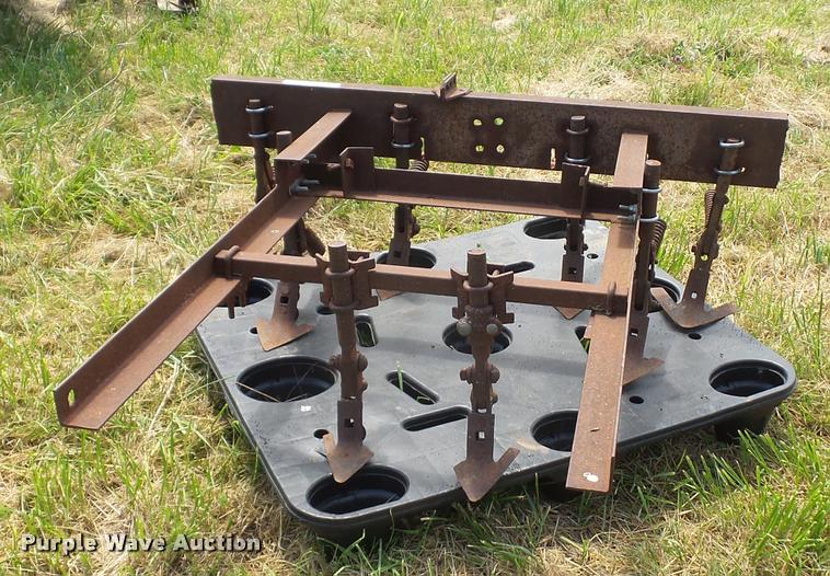 image for item BS9449 Allis Chalmers B implements