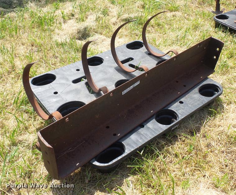 image for item BS9449 Allis Chalmers B implements