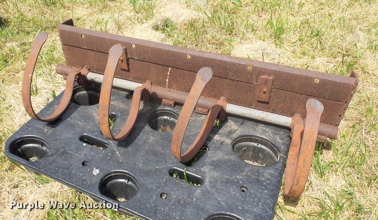 image for item BS9449 Allis Chalmers B implements