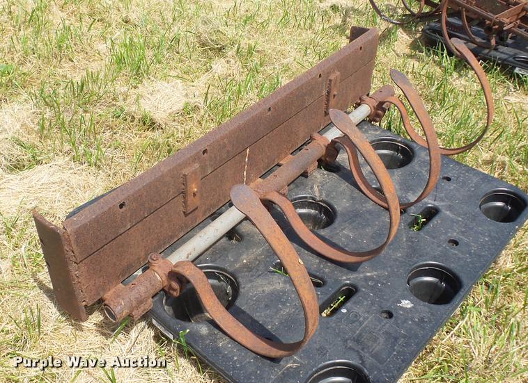 image for item BS9449 Allis Chalmers B implements