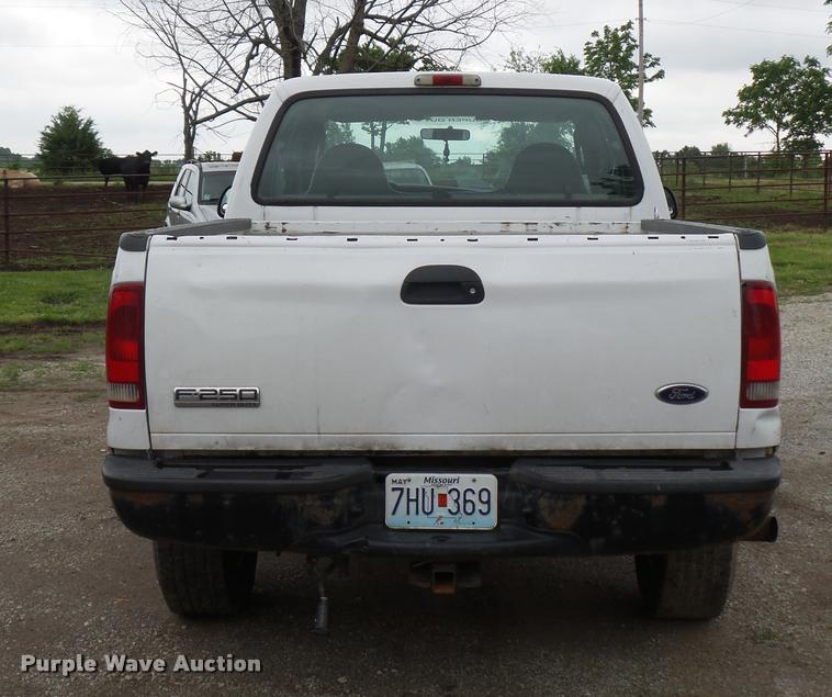 image for item BS9483 2005 Ford F250 Super Duty SuperCab pickup truck