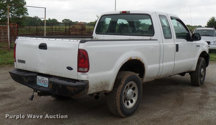 image for item BS9483 2005 Ford F250 Super Duty SuperCab pickup truck