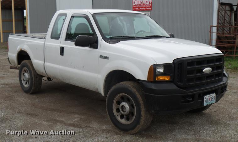 image for item BS9483 2005 Ford F250 Super Duty SuperCab pickup truck