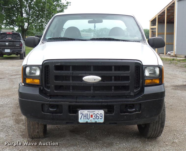 image for item BS9483 2005 Ford F250 Super Duty SuperCab pickup truck