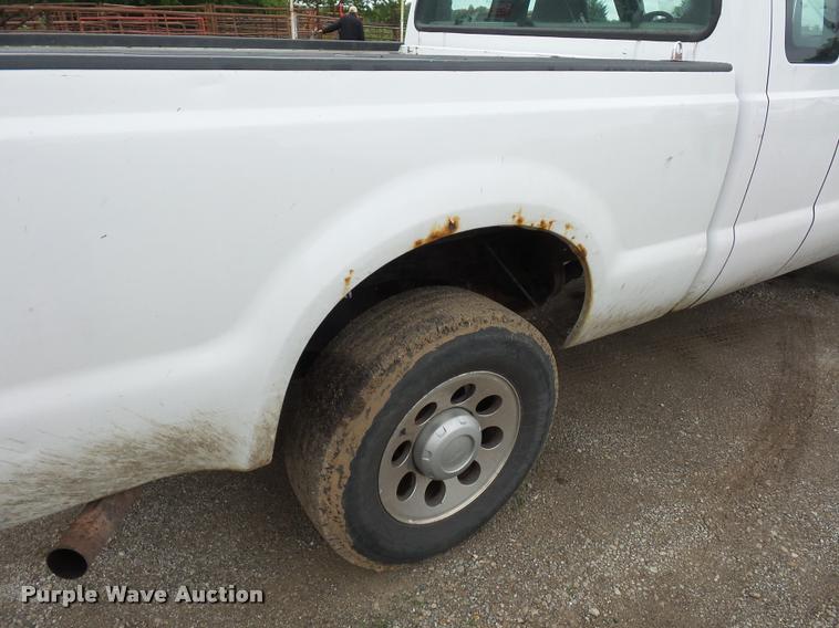 image for item BS9483 2005 Ford F250 Super Duty SuperCab pickup truck