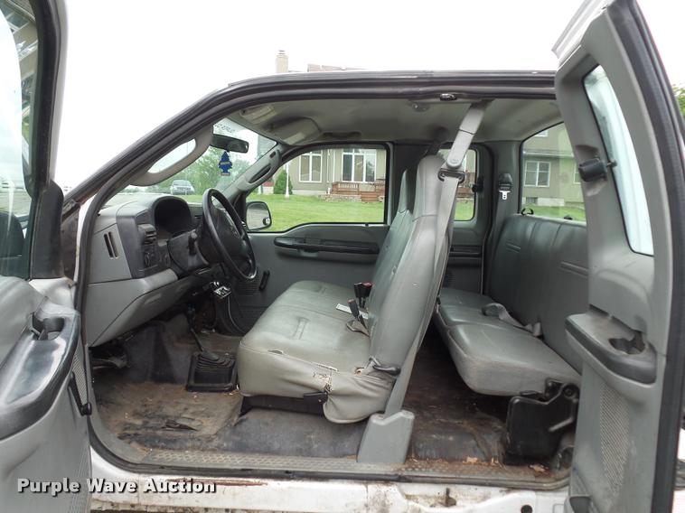 image for item BS9483 2005 Ford F250 Super Duty SuperCab pickup truck