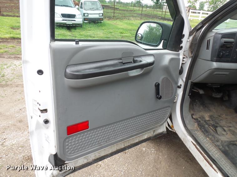 image for item BS9483 2005 Ford F250 Super Duty SuperCab pickup truck