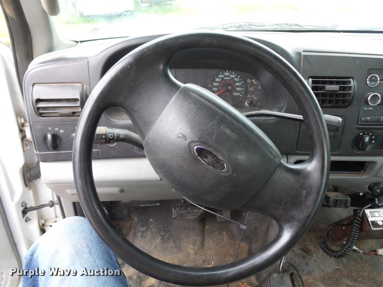 image for item BS9483 2005 Ford F250 Super Duty SuperCab pickup truck