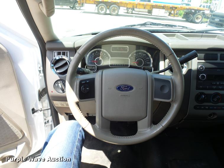 image for item BS9484 2011 Ford Expedition SUV