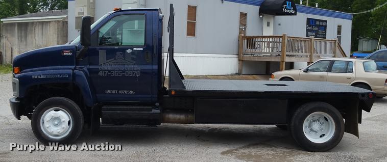 image for item BS9487 2003 GMC C6500 flatbed truck