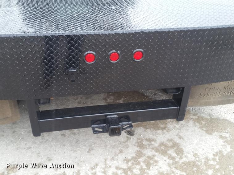 image for item BS9487 2003 GMC C6500 flatbed truck