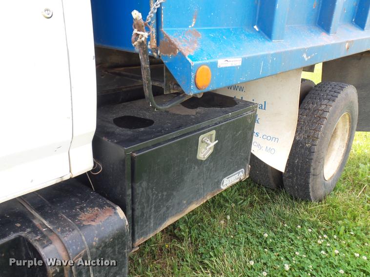image for item BS9491 1995 Ford F800 Super Duty dump truck