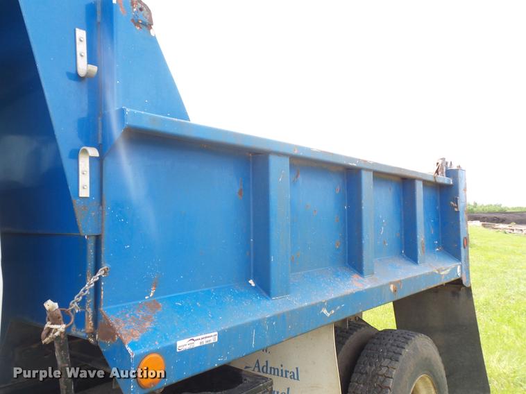 image for item BS9491 1995 Ford F800 Super Duty dump truck