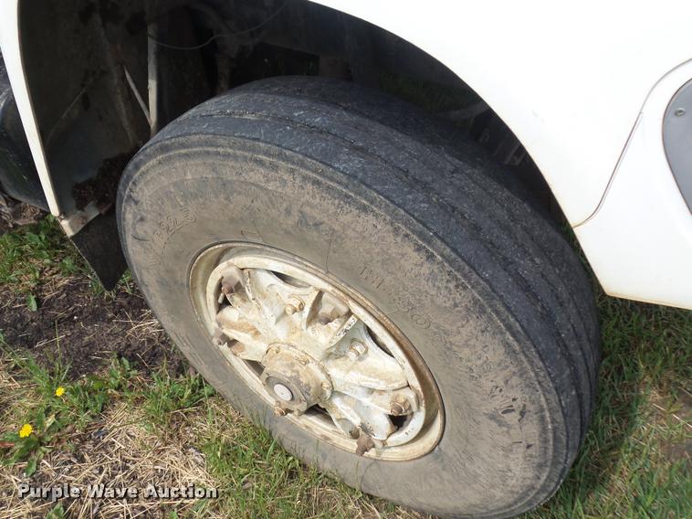 image for item BS9491 1995 Ford F800 Super Duty dump truck