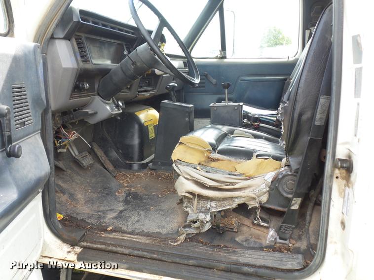 image for item BS9491 1995 Ford F800 Super Duty dump truck