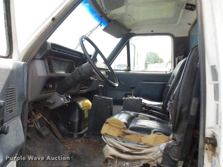 image for item BS9491 1995 Ford F800 Super Duty dump truck