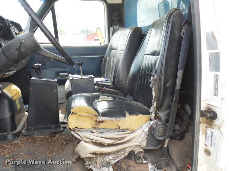 image for item BS9491 1995 Ford F800 Super Duty dump truck