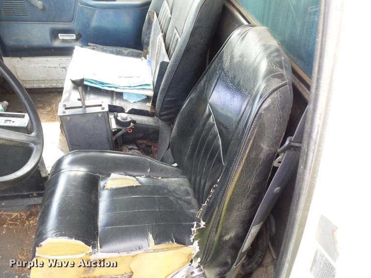 image for item BS9491 1995 Ford F800 Super Duty dump truck