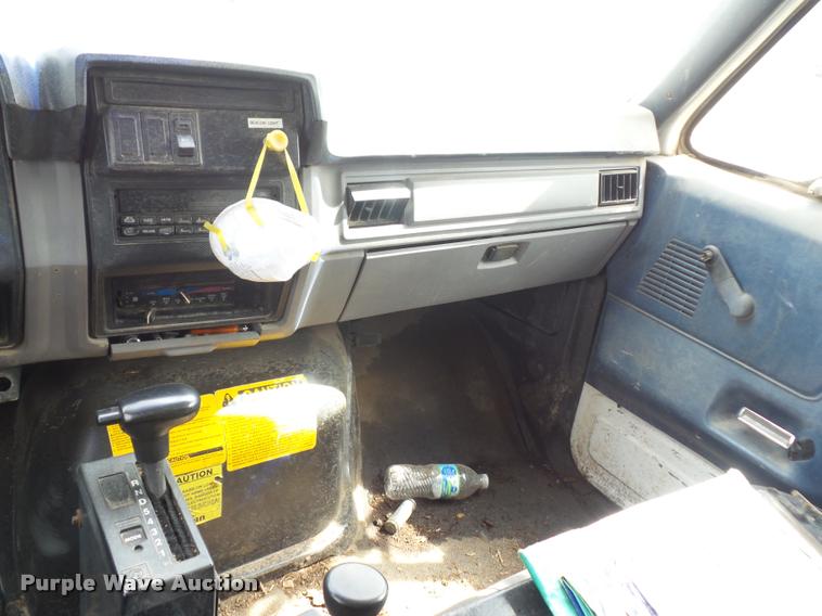 image for item BS9491 1995 Ford F800 Super Duty dump truck