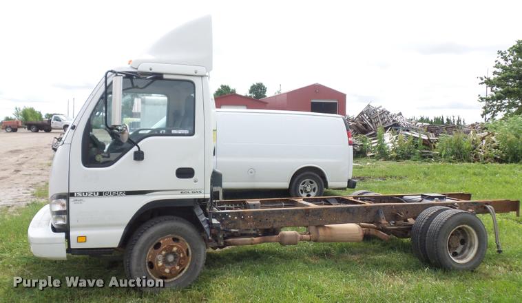 image for item BS9492 2006 Isuzu NPR truck cab and chassis
