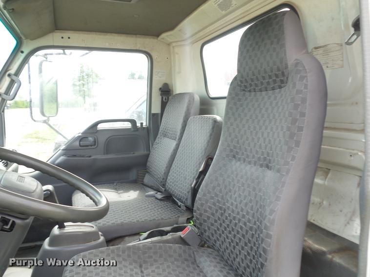 image for item BS9492 2006 Isuzu NPR truck cab and chassis