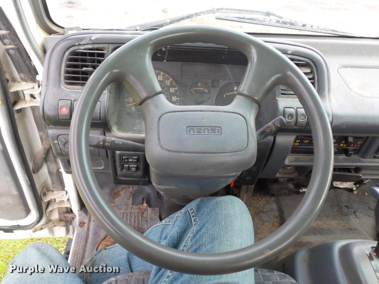 image for item BS9492 2006 Isuzu NPR truck cab and chassis