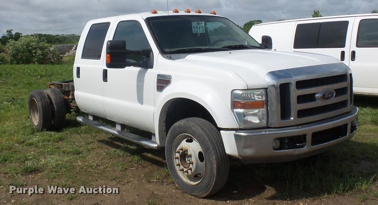image for item BS9494 2008 Ford F450 Super Duty Crew Cab pickup truck cab and chassis