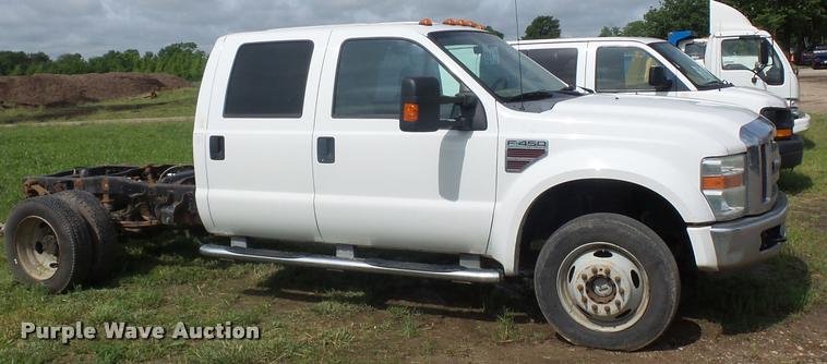 image for item BS9494 2008 Ford F450 Super Duty Crew Cab pickup truck cab and chassis