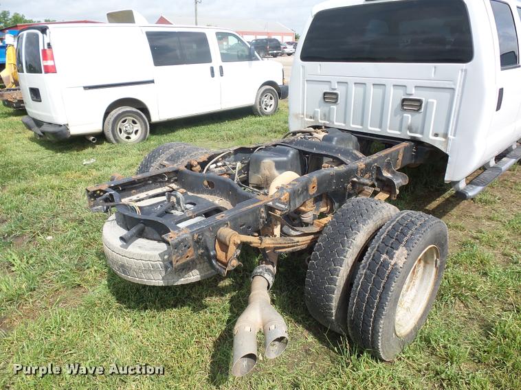 image for item BS9494 2008 Ford F450 Super Duty Crew Cab pickup truck cab and chassis