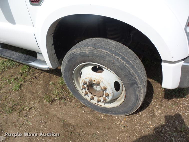 image for item BS9494 2008 Ford F450 Super Duty Crew Cab pickup truck cab and chassis