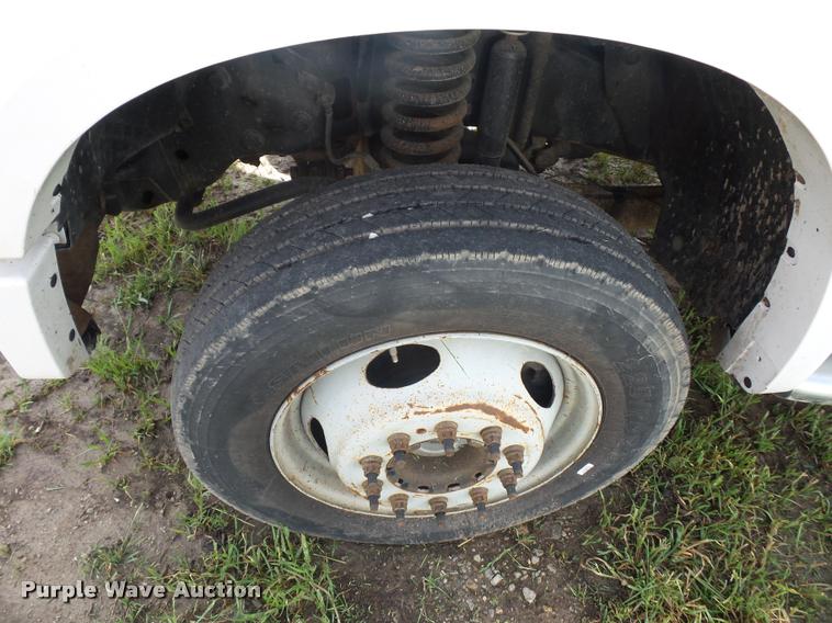 image for item BS9494 2008 Ford F450 Super Duty Crew Cab pickup truck cab and chassis