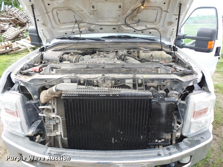 image for item BS9494 2008 Ford F450 Super Duty Crew Cab pickup truck cab and chassis