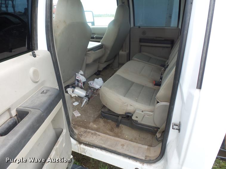 image for item BS9494 2008 Ford F450 Super Duty Crew Cab pickup truck cab and chassis