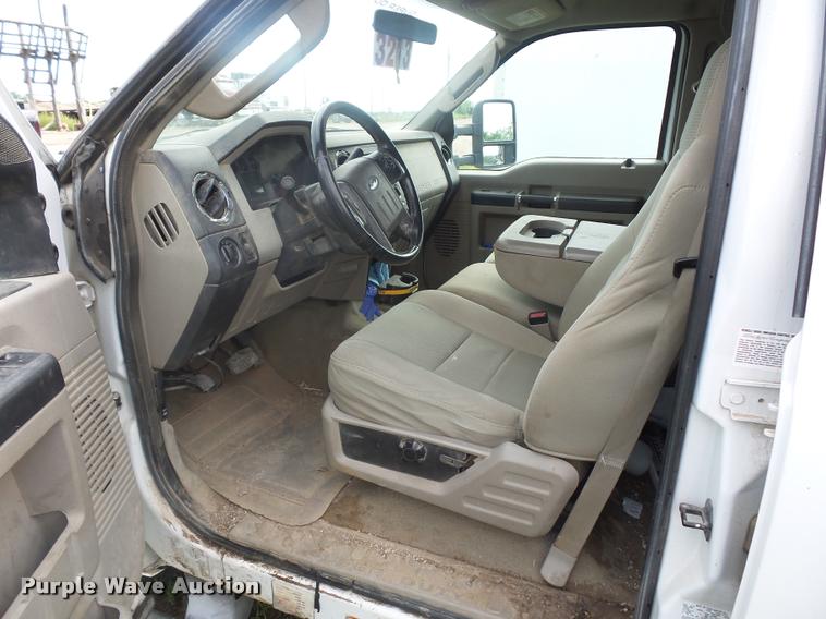 image for item BS9494 2008 Ford F450 Super Duty Crew Cab pickup truck cab and chassis