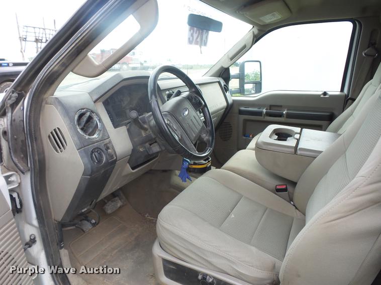 image for item BS9494 2008 Ford F450 Super Duty Crew Cab pickup truck cab and chassis