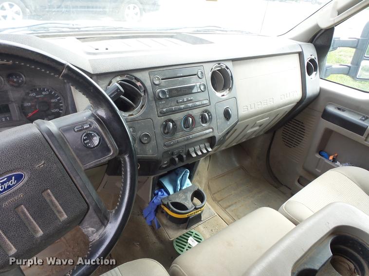 image for item BS9494 2008 Ford F450 Super Duty Crew Cab pickup truck cab and chassis